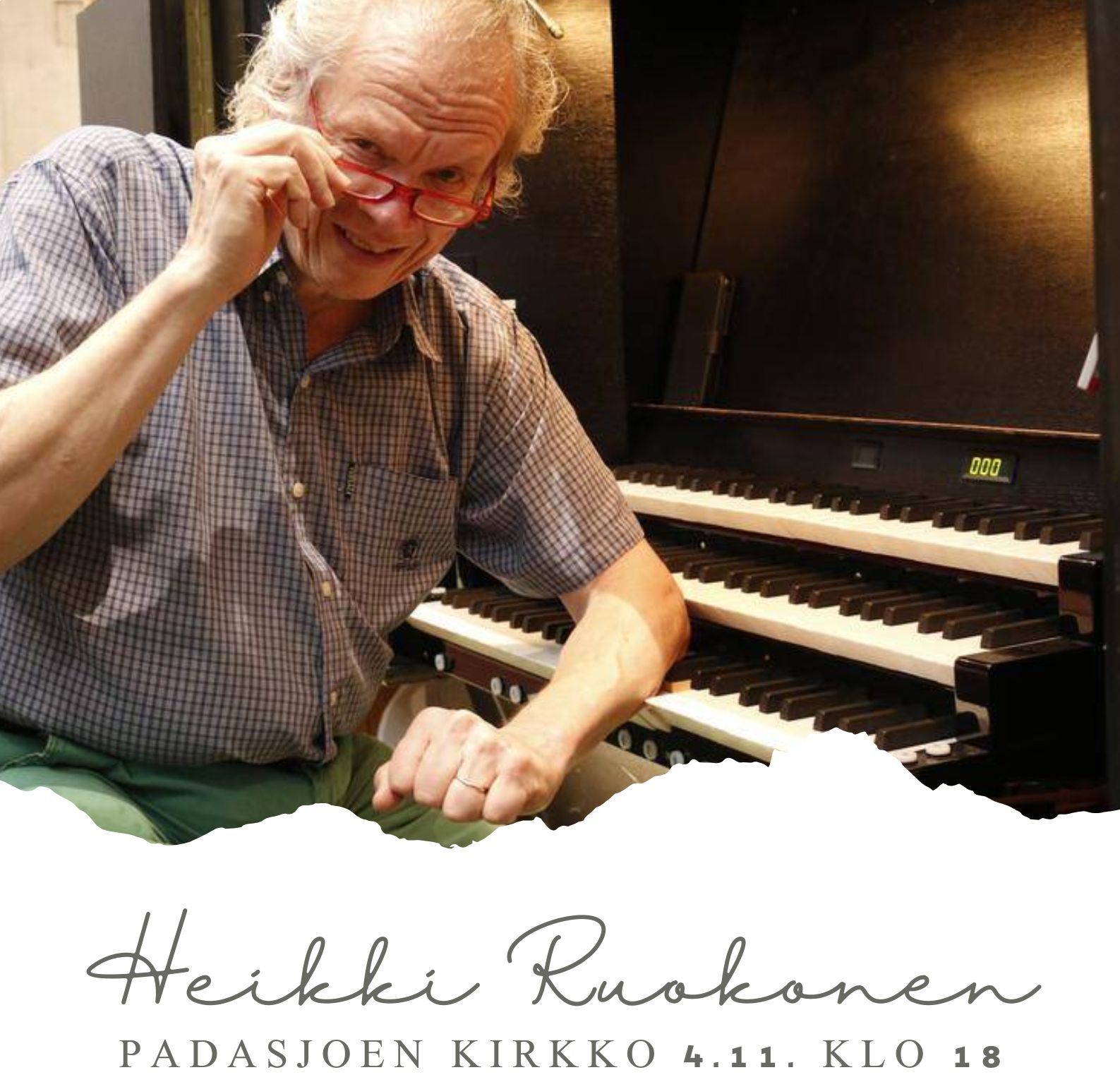 Iloinen Heikki Ruokonen ja urut. Kuva: Jari V. Niemi