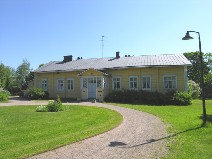 Vanha pappila (Hollola kk) Vanha pappilan keltainen rakennus