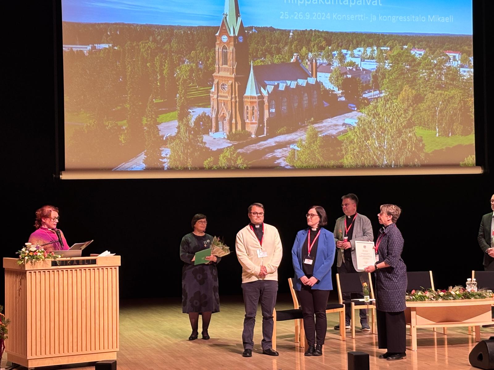 Tunnustuksen myöntö